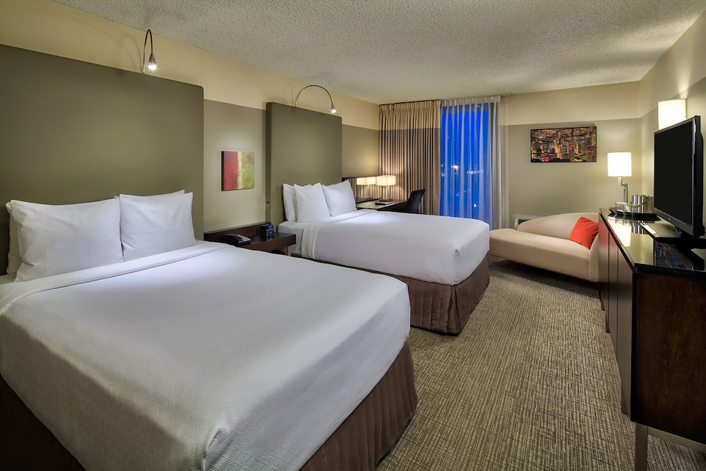 Crowne Plaza Chicago West Loop 7/55