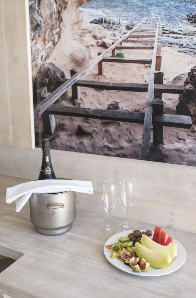Hostal Residencia Voramar 48/54