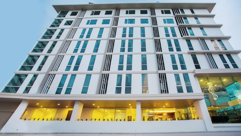 B2 Hat Yai Premier Hotel 1/28