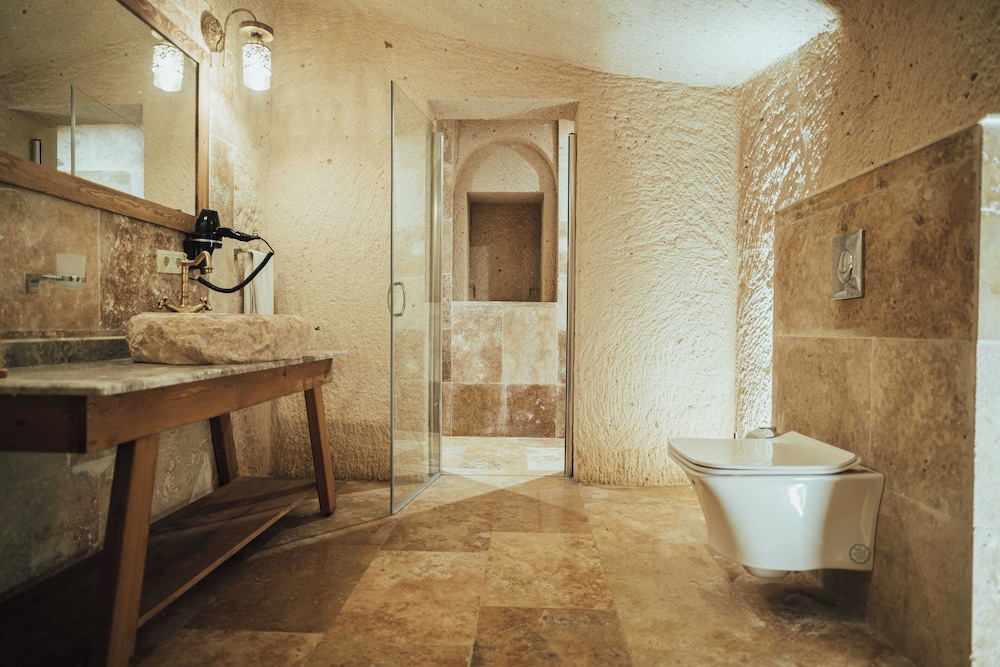 Hu of Cappadocia 50/50