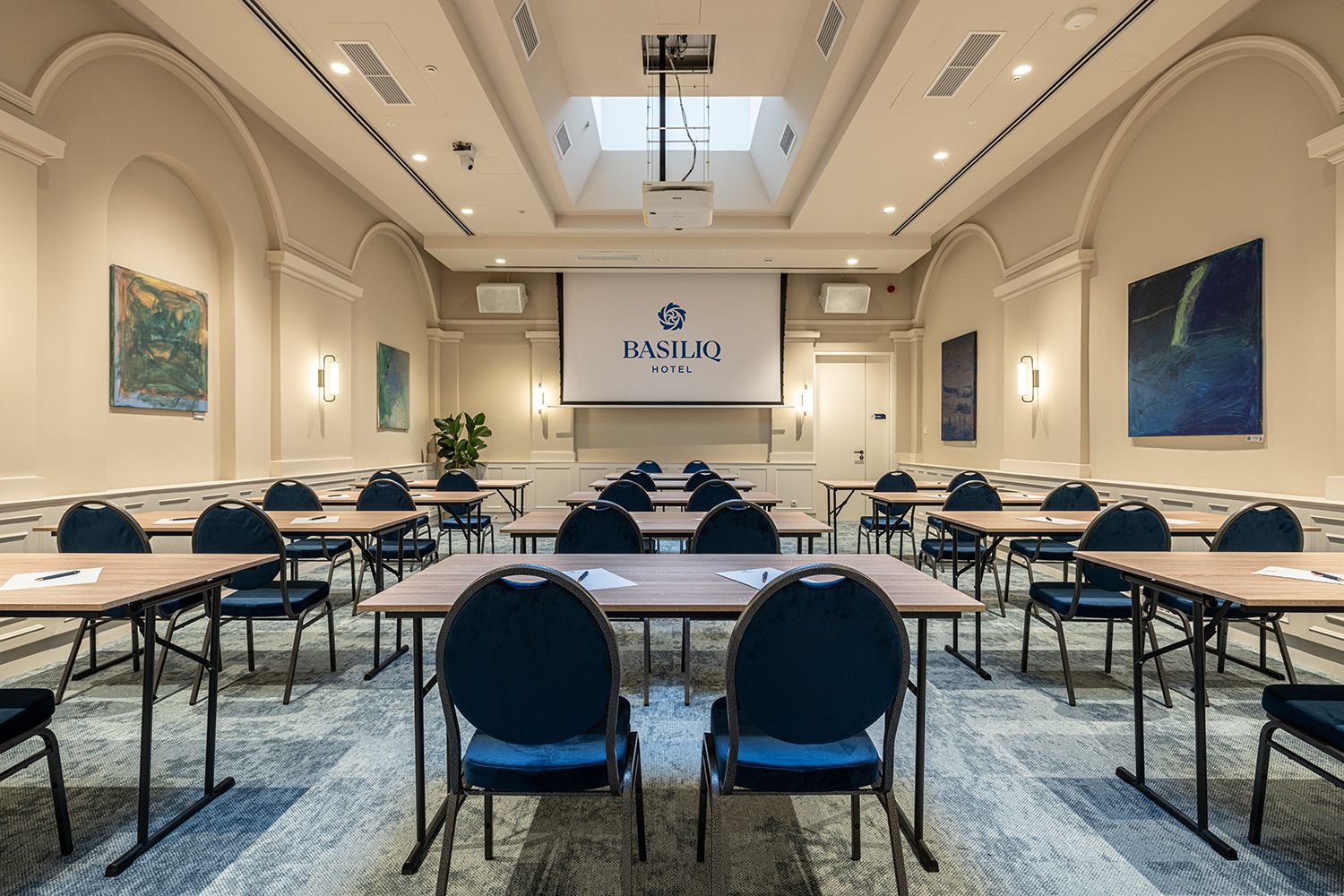 Basiliq Hotel 41/50