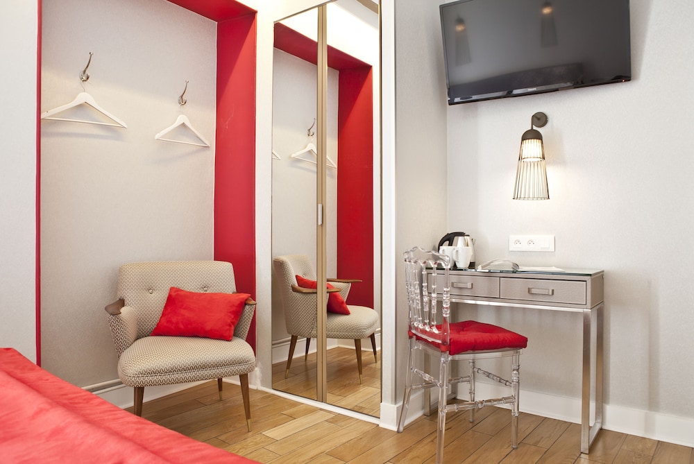 Hotel Eiffel Segur 43/69
