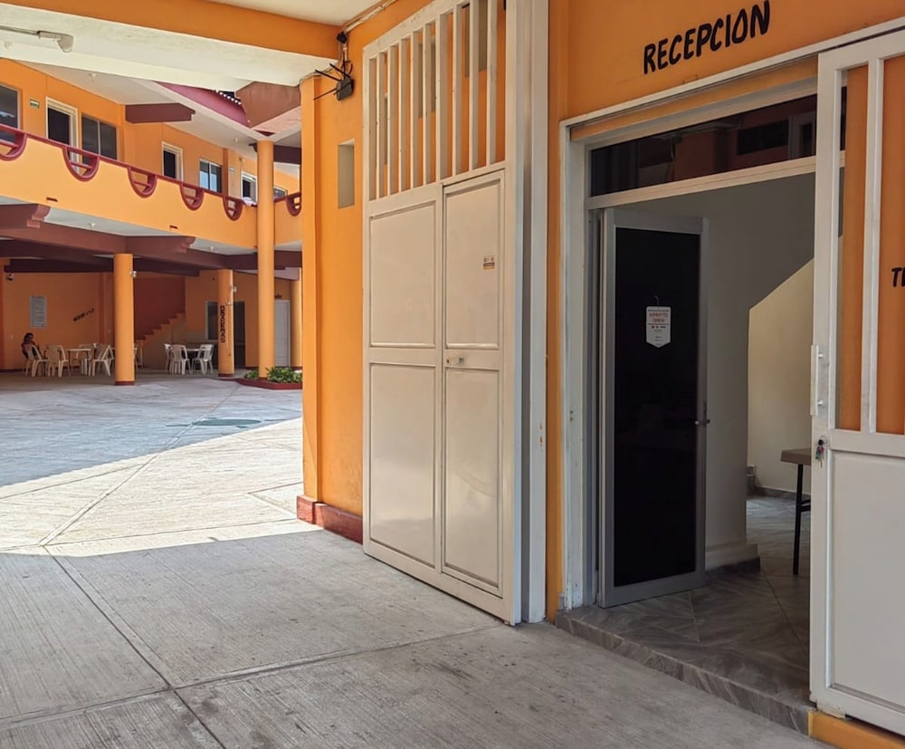OYO Hotel La Playa 6/29
