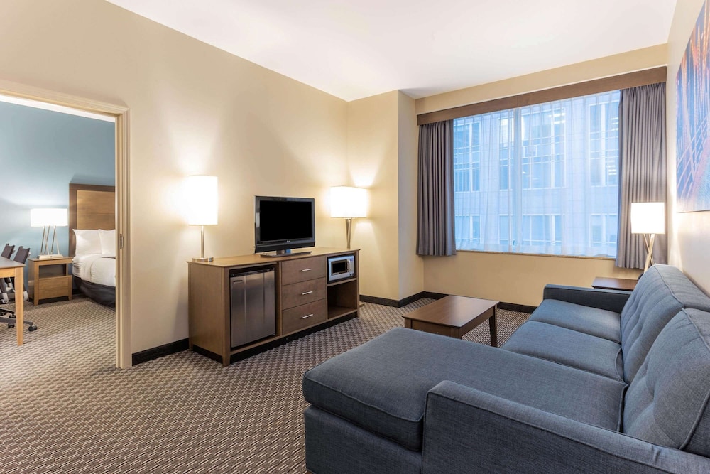 La Quinta Inn Suites By Wyndham Chicago Downtown 28/45