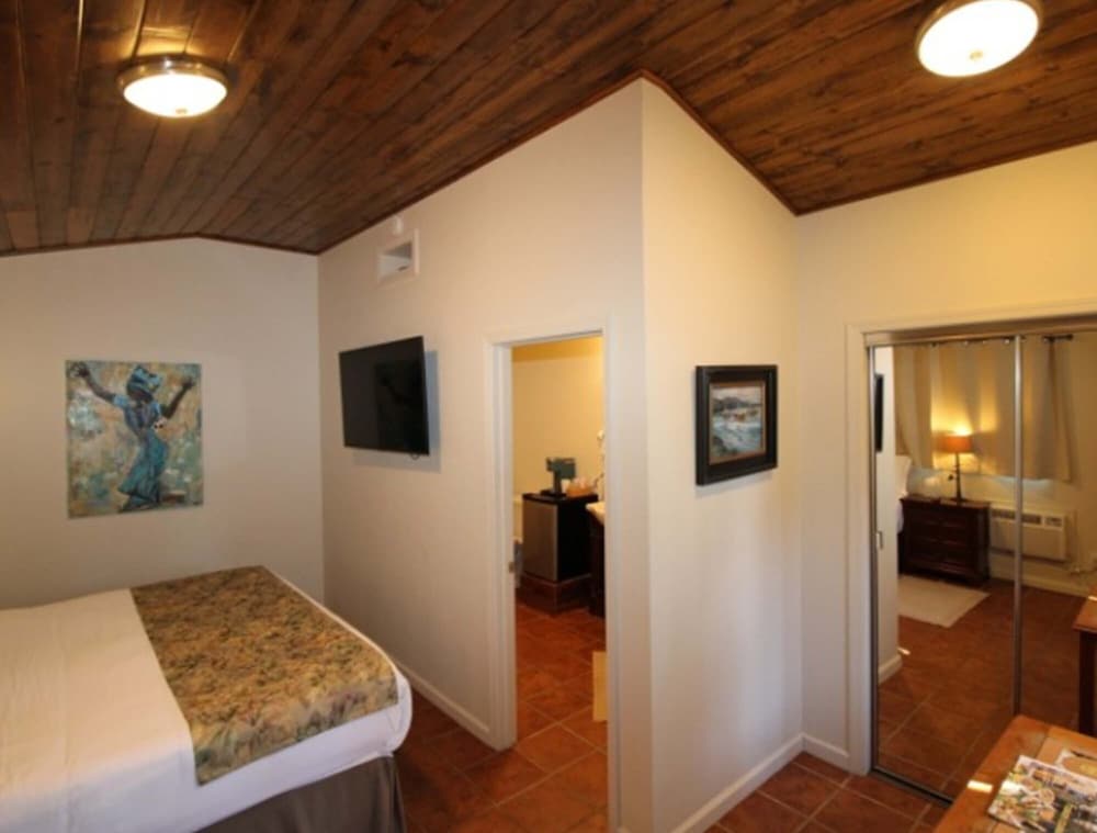 Sandpiper, Cottage, King Bed