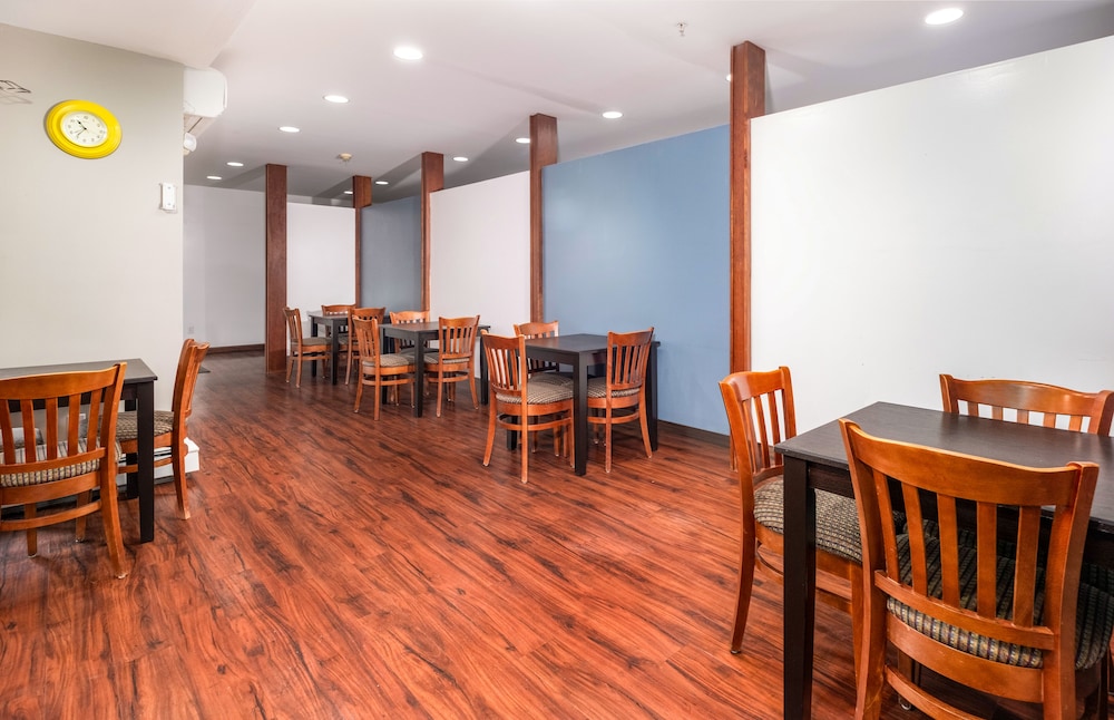 Casco Bay Inn 34/50