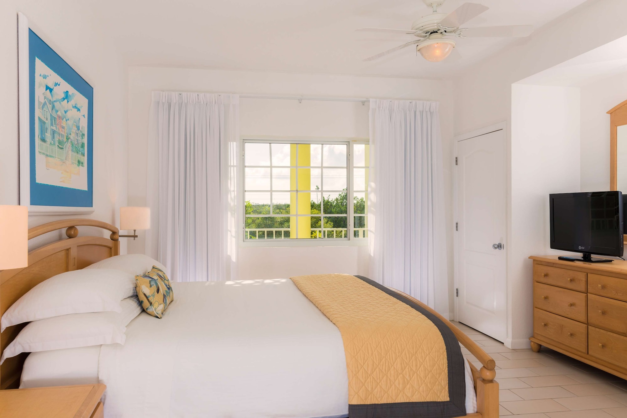 2 Bedrooms, Condo, King Bed, Queen and Twin Beds, Beach Front