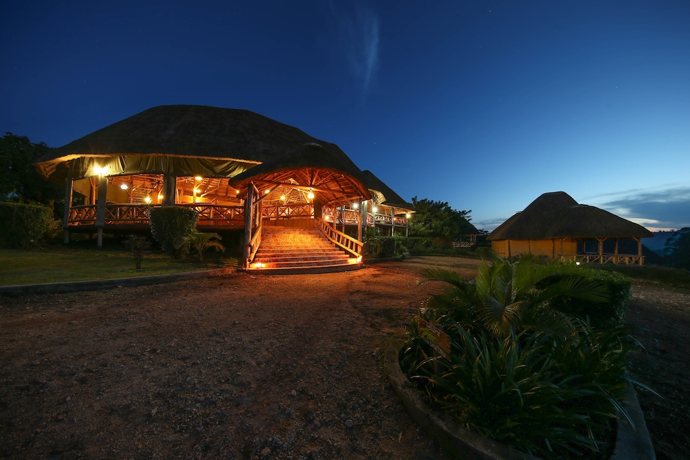 Crater Safari Lodge 2/50