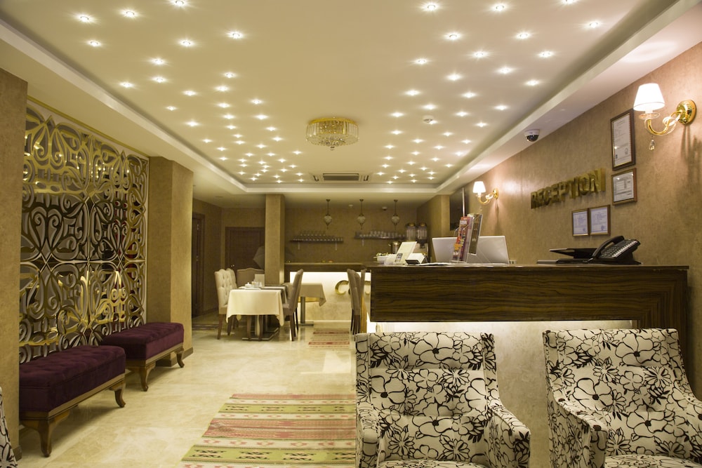GOLDEN RAIN HOTEL 5/25