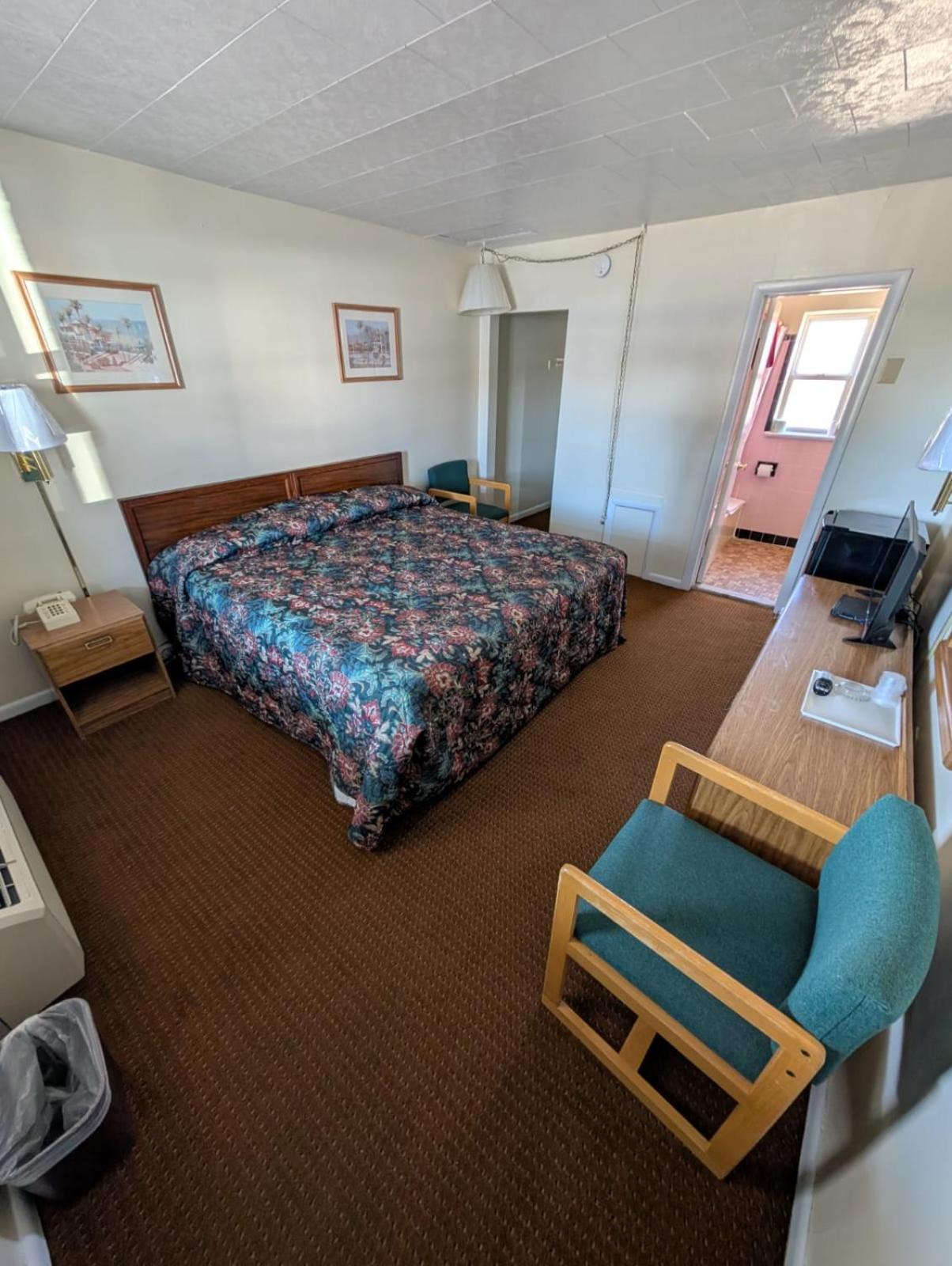 Suite, King Bed
