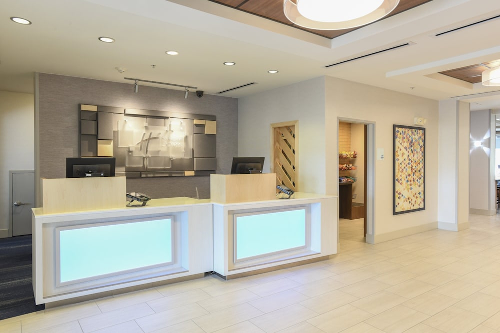 Holiday Inn Express Hotel Suites Richwood Cincinnati South 6/50