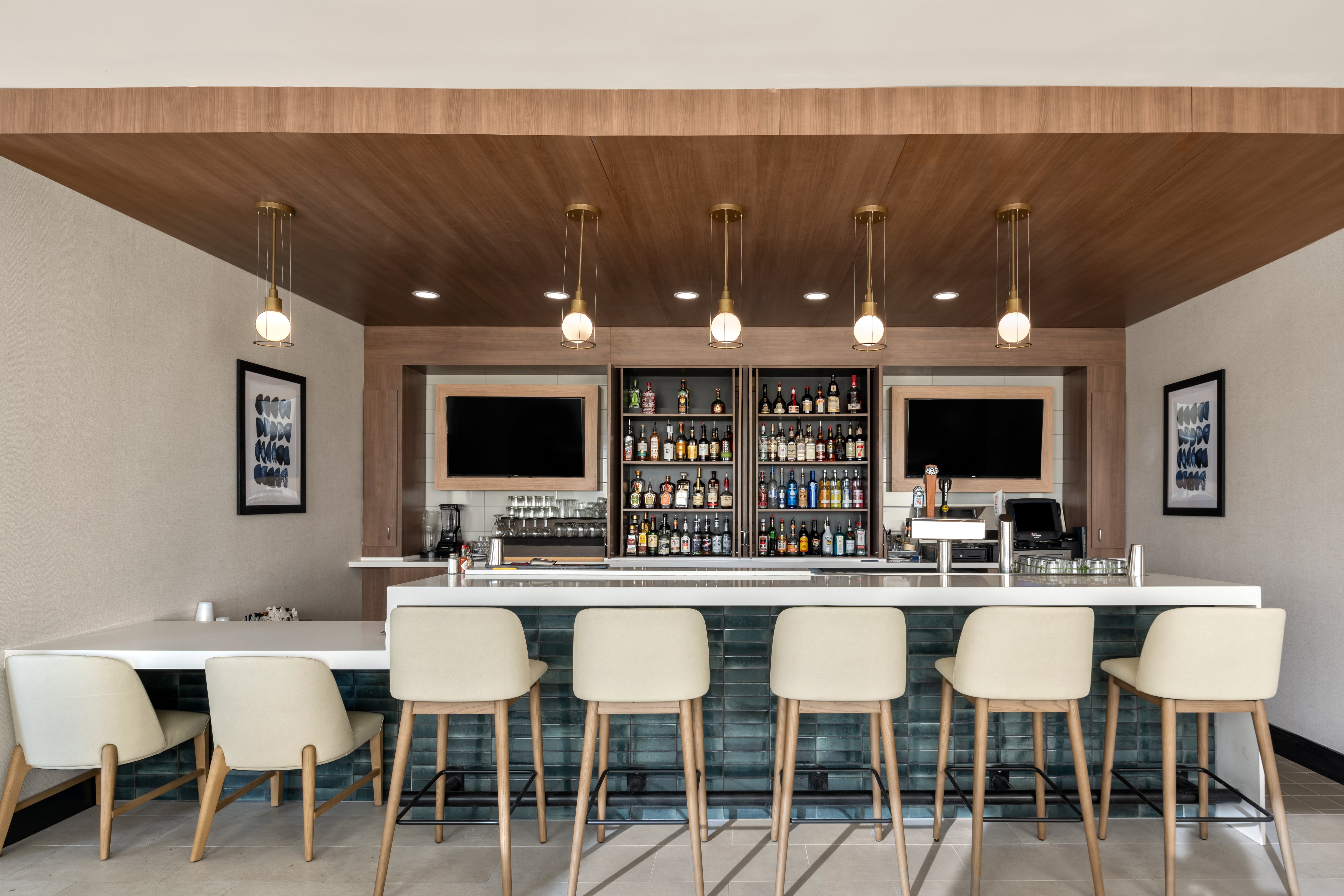 Holiday Inn Ontario 37/61