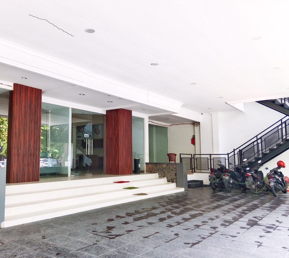 ANDITA HOTEL(KT) 10/50