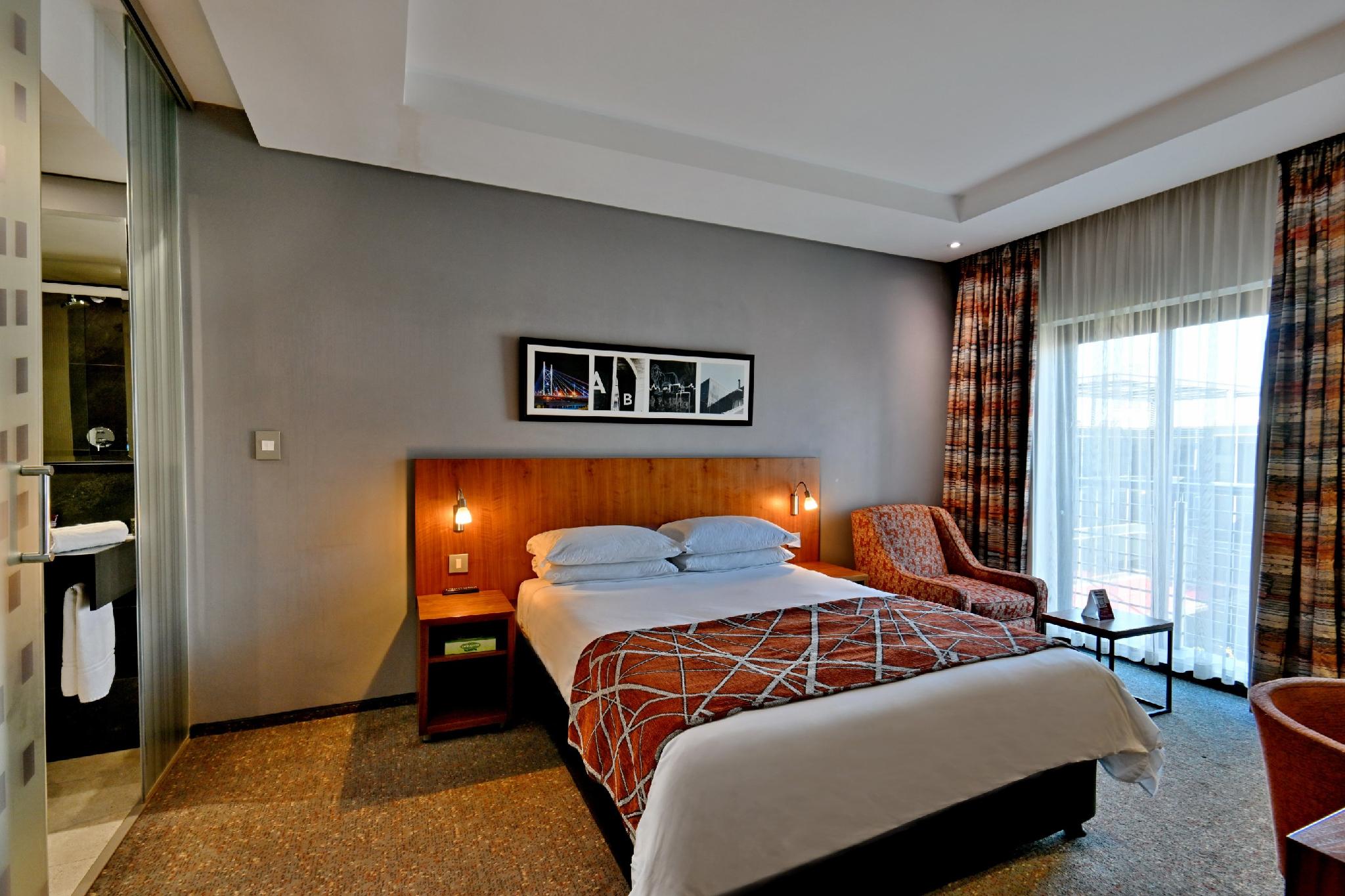 Room, Queen Bed, Accessible