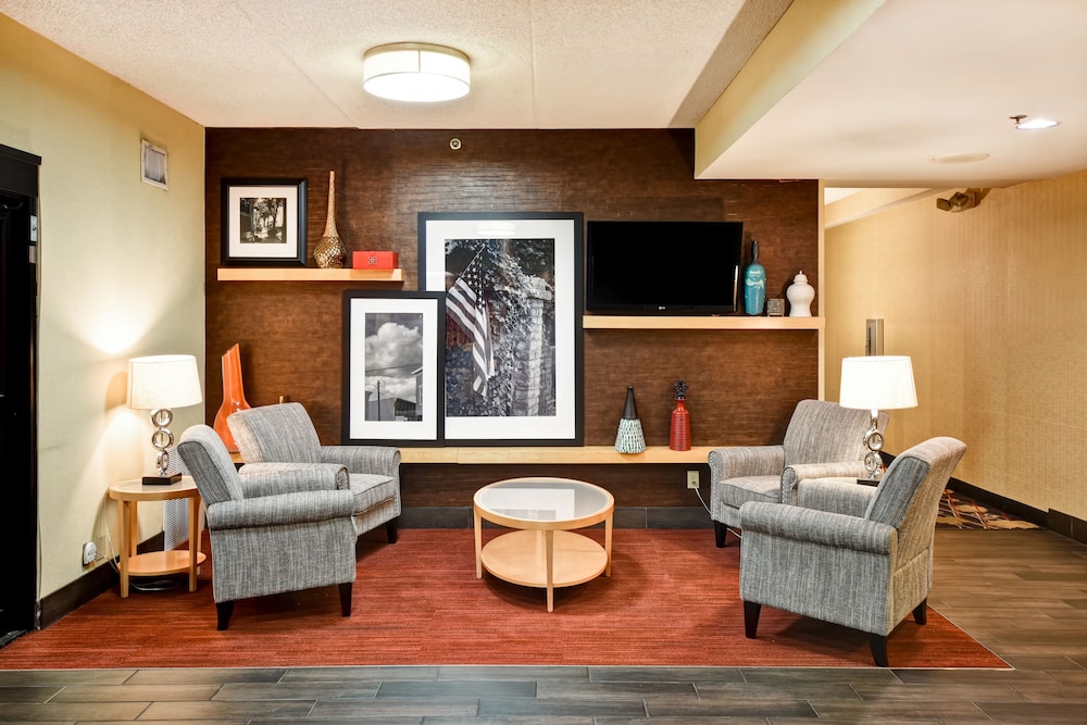 Hampton Inn Louisville-Airport 38/56