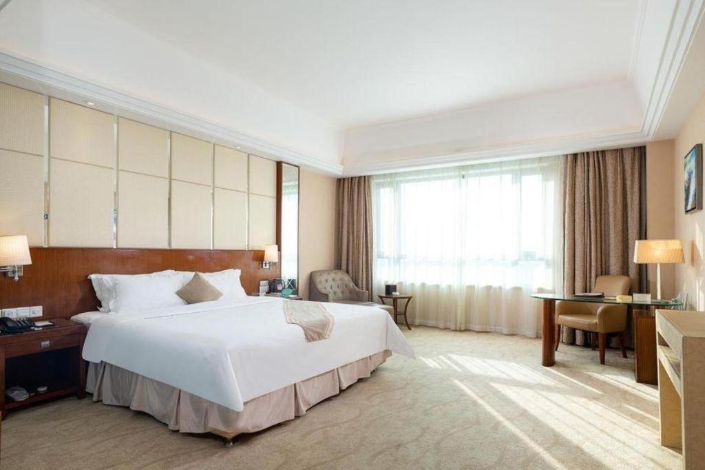 Regency Hotel 30/56