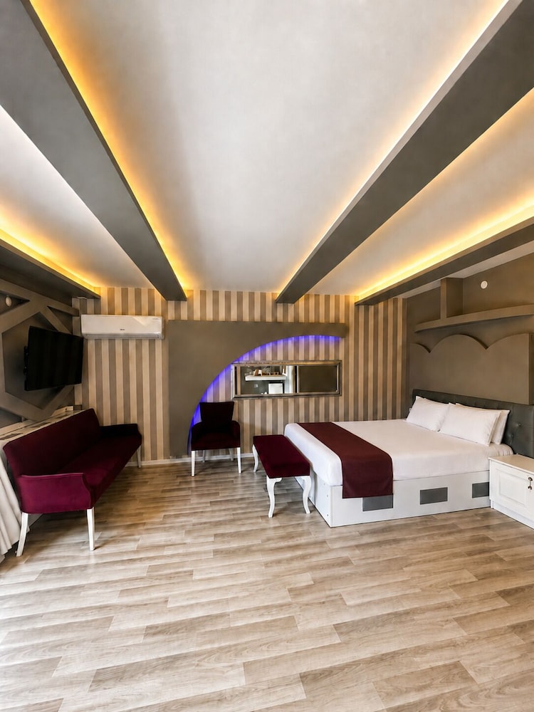 Exclusive, King Bed, Valley View