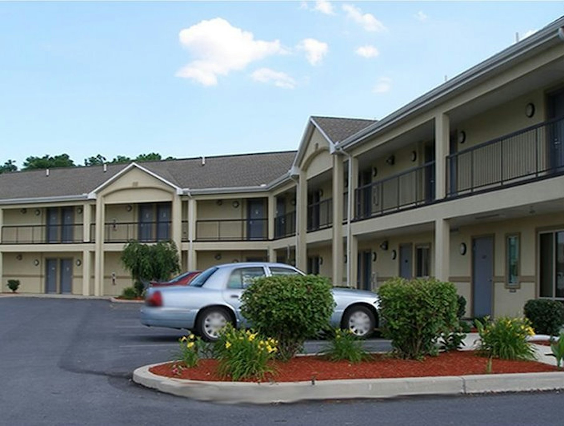 Red Carpet Inn Chambersburg 4/23