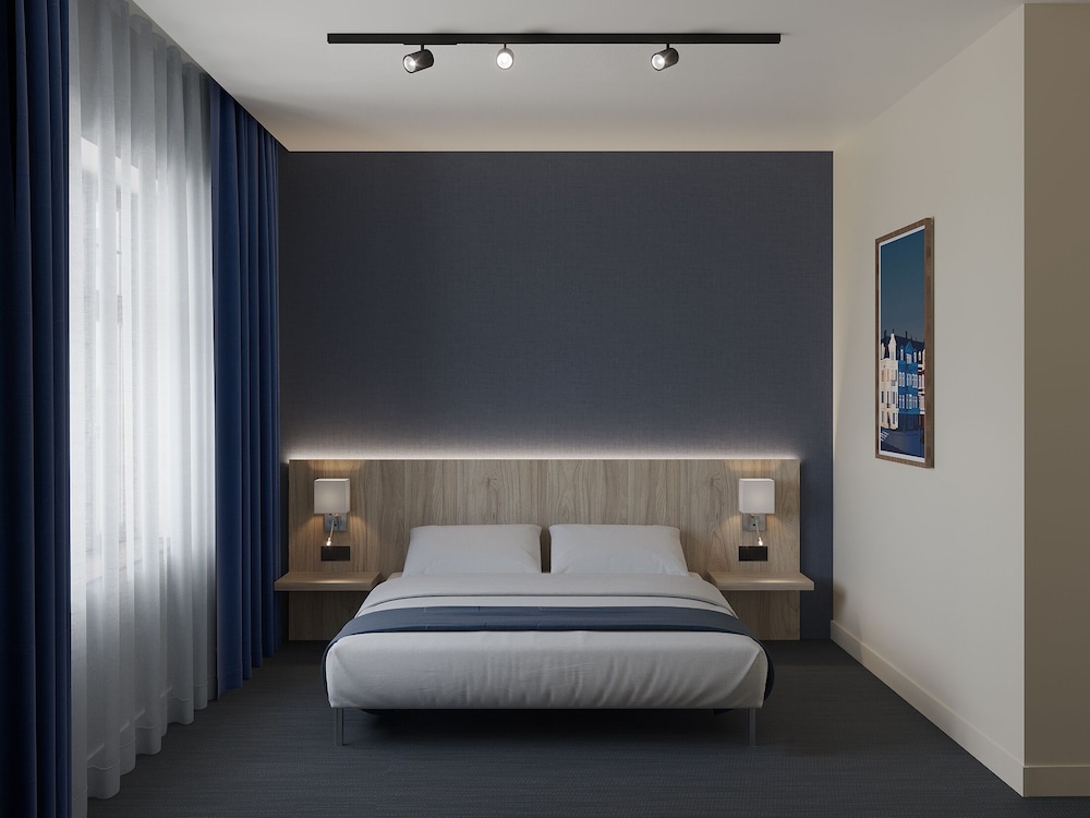 ROOM, DOUBLE BED