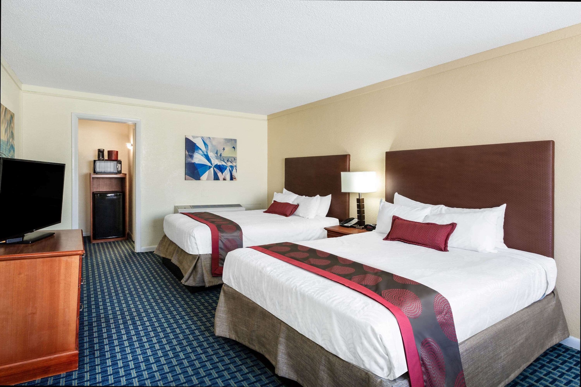 جناح استوديو بسريرين كوين، Ramada By Wyndham Virginia Beach 2/6