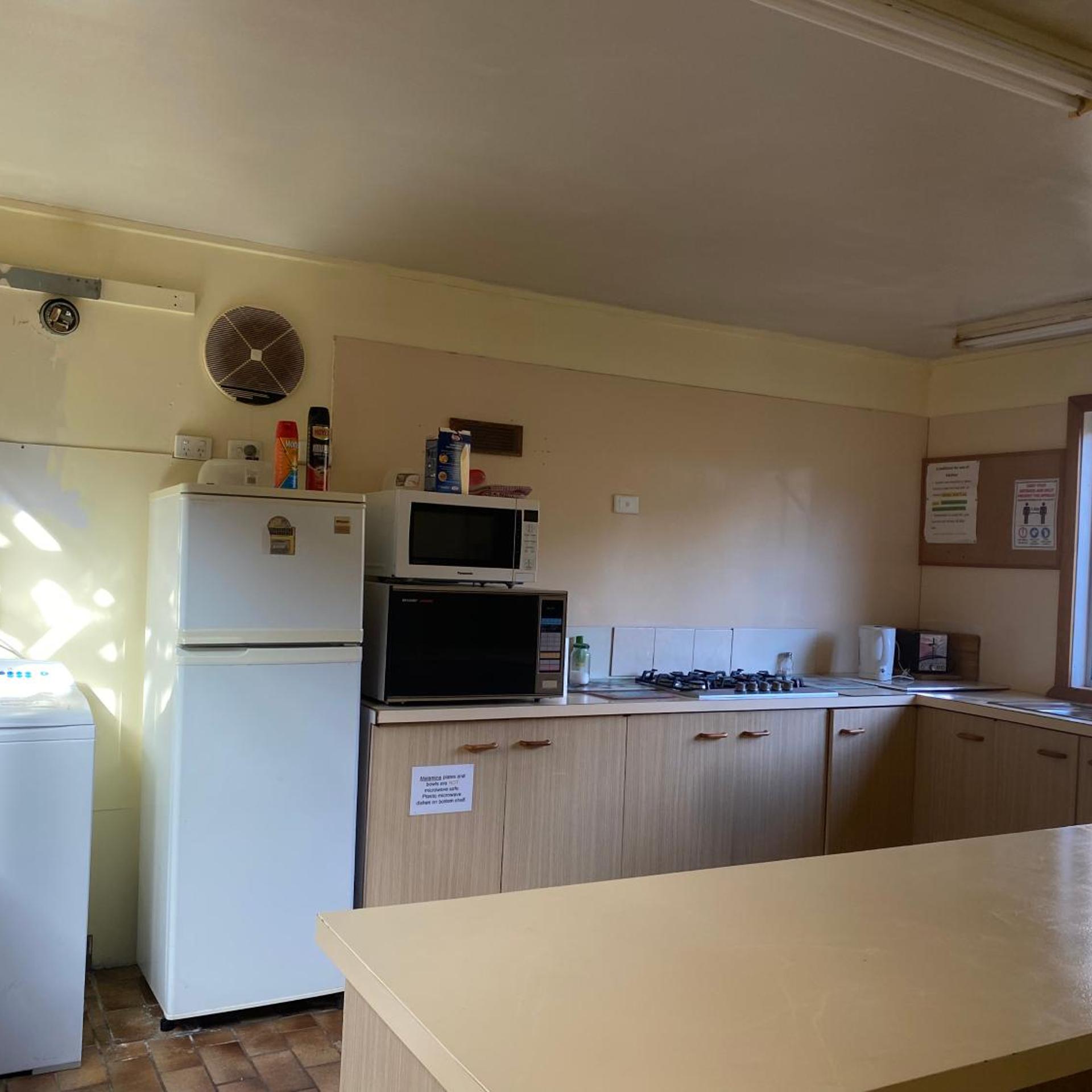 MOUNTAIN CREEK MOTEL 7/50