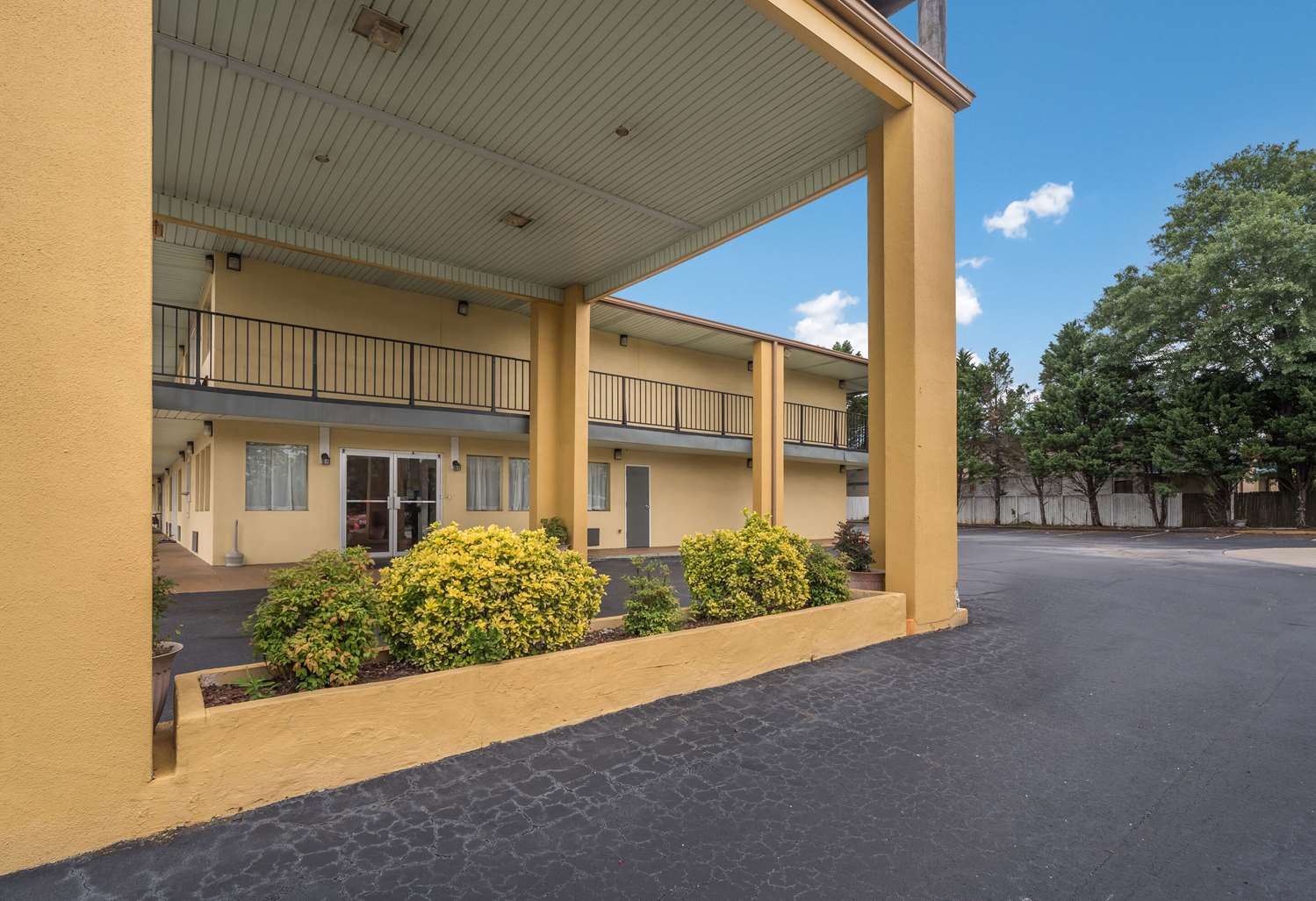 Econo Lodge Thomaston 35/35