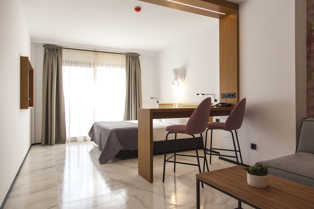 Hotel Stic Urban 63/72