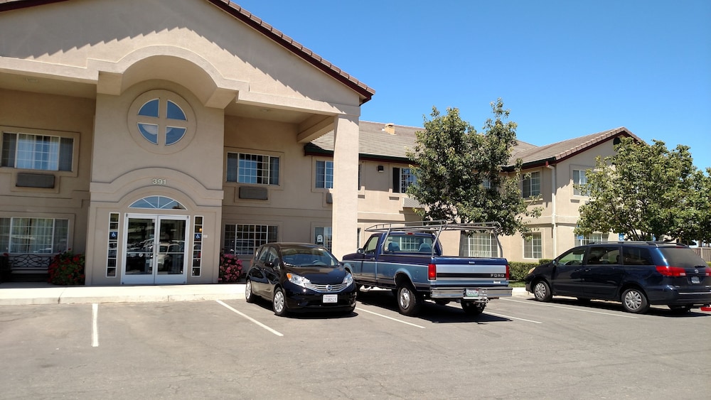 Granzella's Inn 4/23
