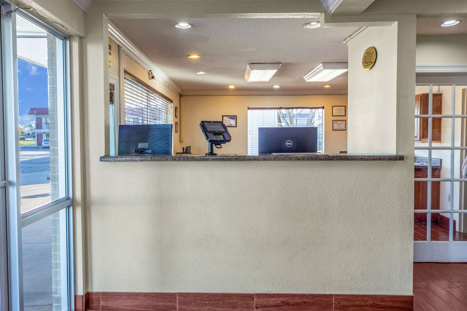 Econo Lodge Meridian 7/28