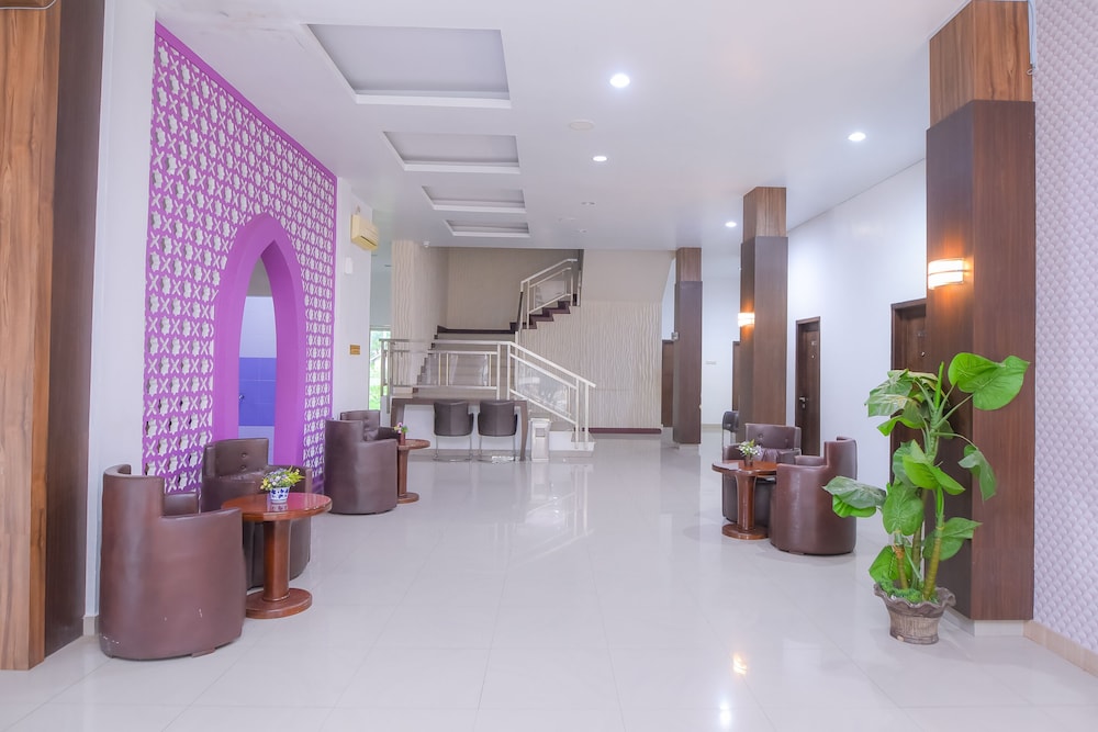 OYO 1630 Hotel Syariah Ring Road 32/33