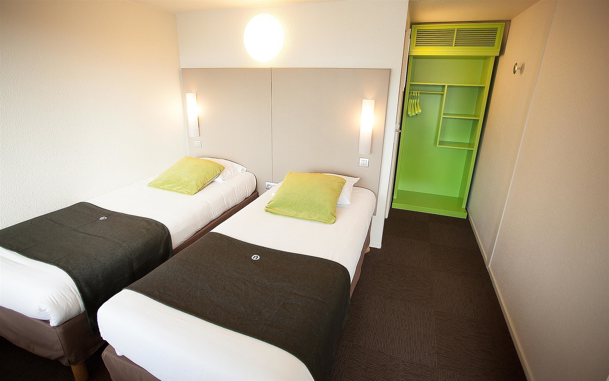 Standard, Twin Beds, Hotel Campanile Strasbourg Lingolsheim 2/4