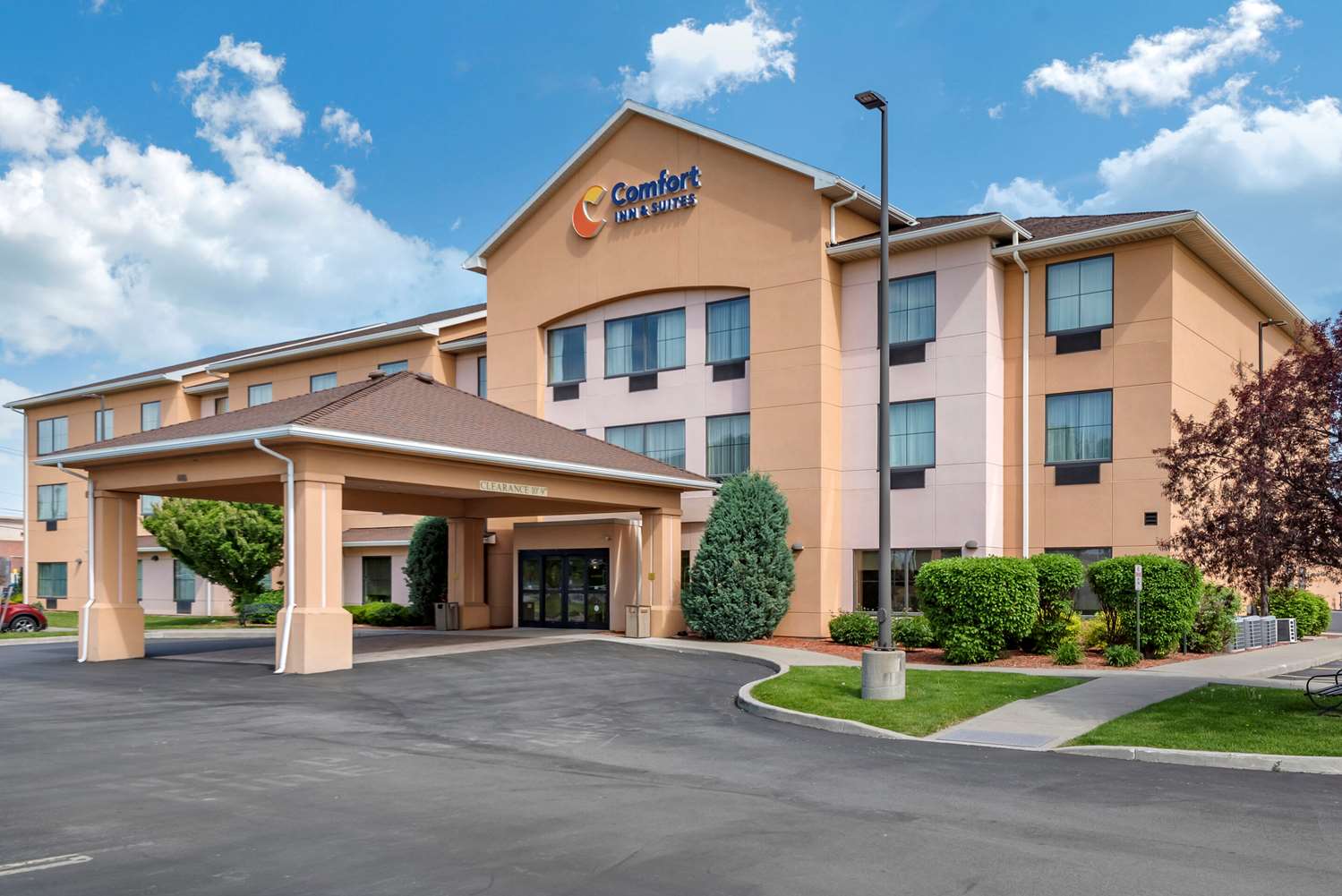 Comfort Inn & Suites Farmington Victor 16/17