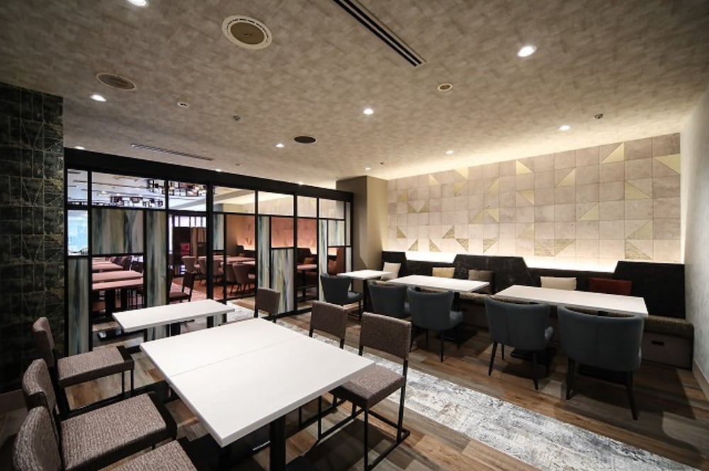 Shin-Osaka Esaka Tokyu REI Hotel 54/68