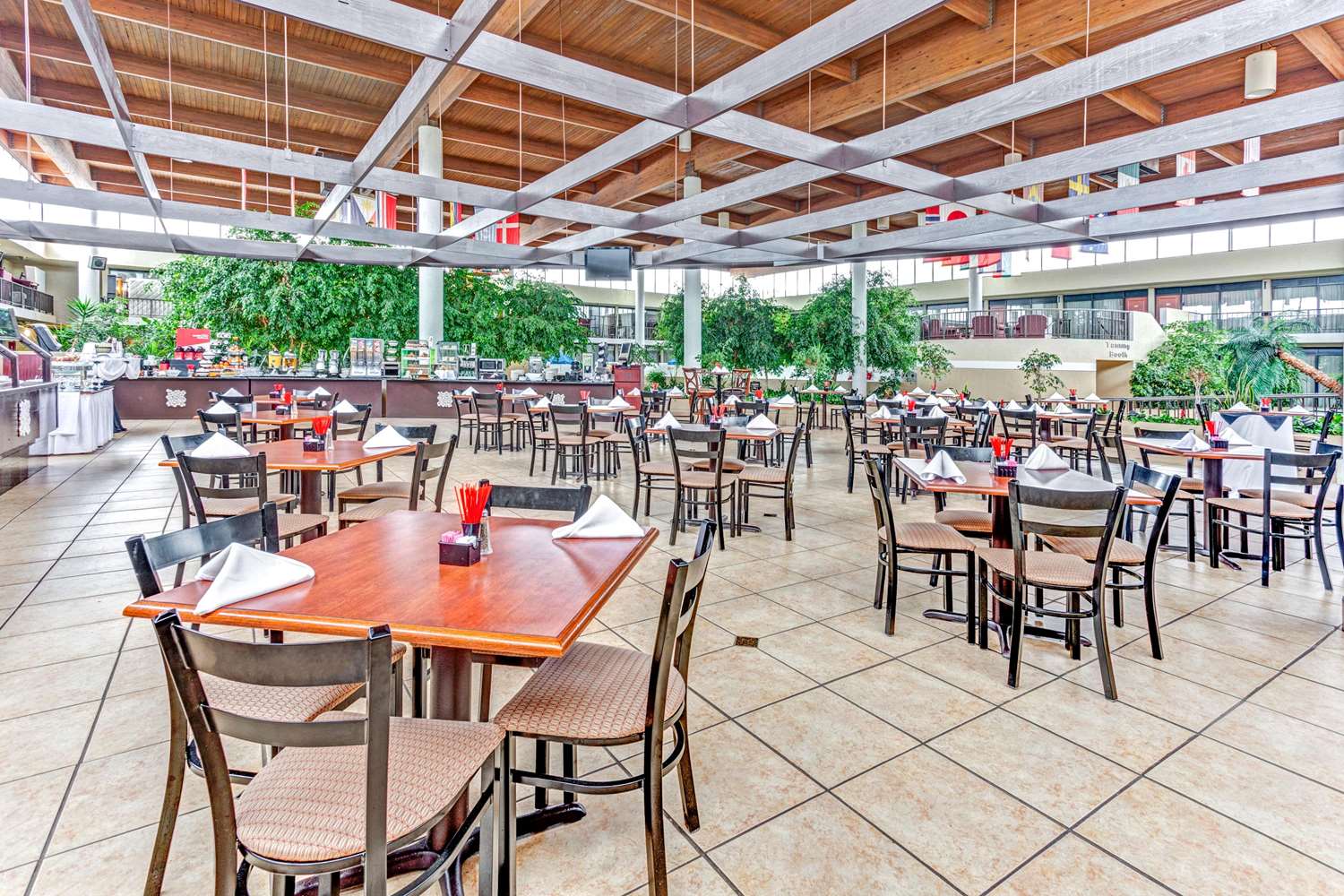 Wyndham Garden Romulus Detroit Metro Airport 23/40