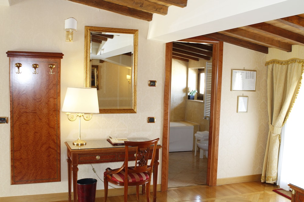 Hotel Villa Pinciana 44/52