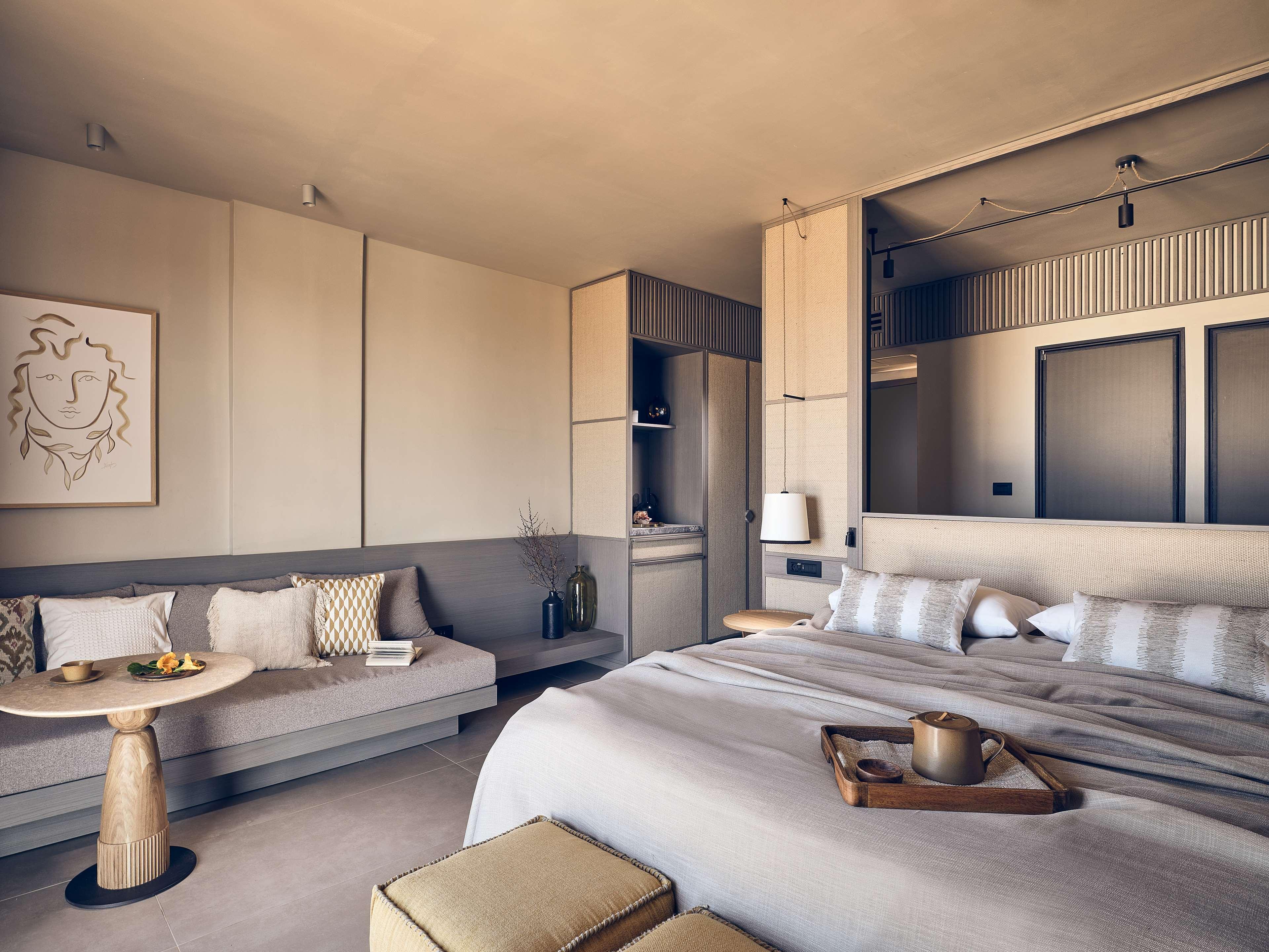 DELUXE, KING BED, SEA VIEW
