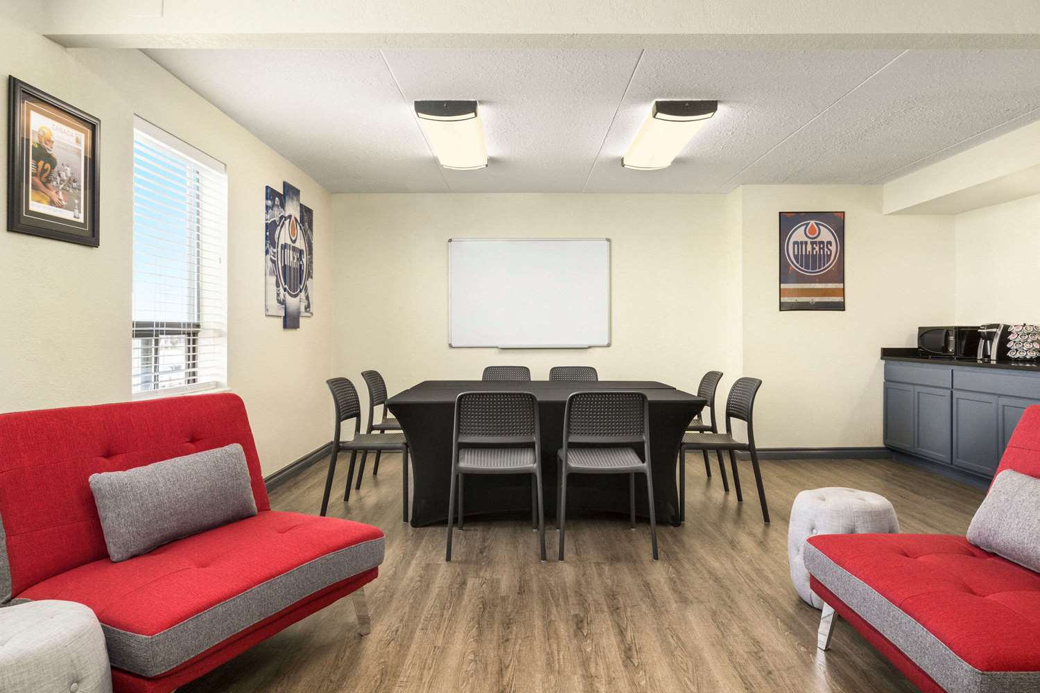 Travelodge by Wyndham Edmonton West 32/53