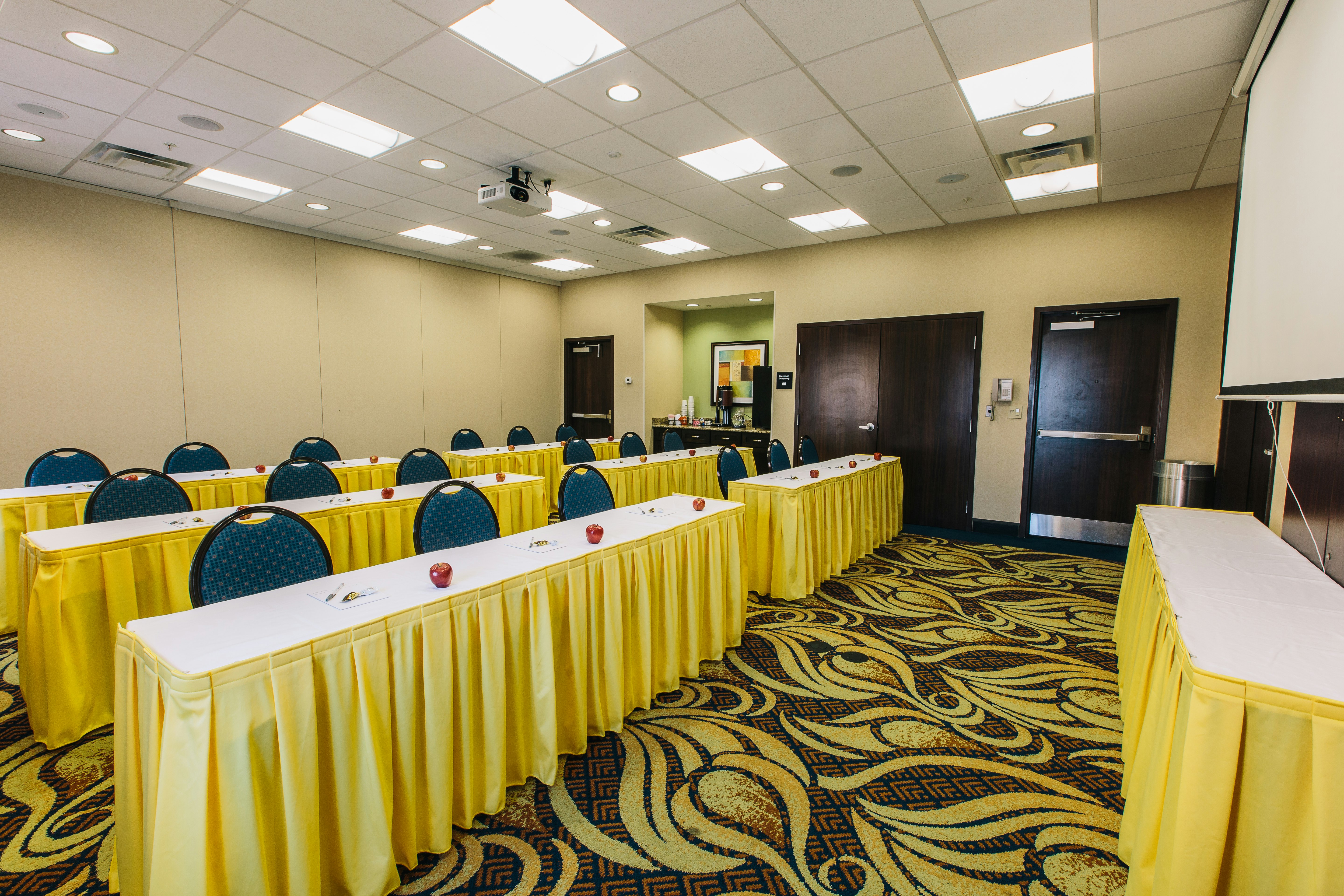 Hampton Inn Suites Effingham 54/63