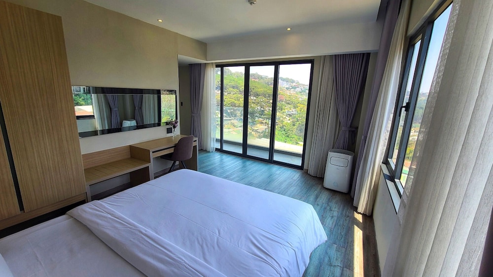 3 Bedrooms, Apartment, 2 Double and Twin Beds