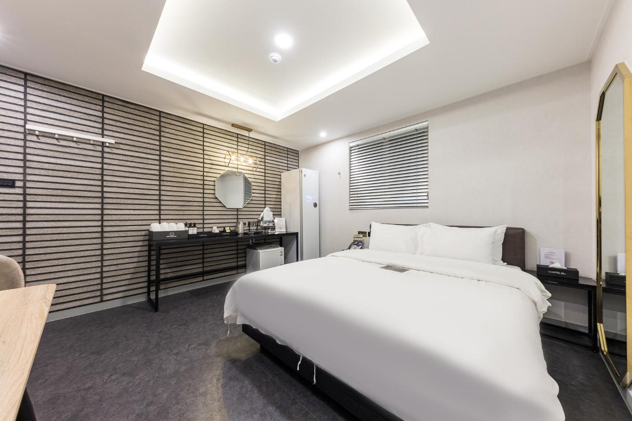 Prestige Massage Chair Room، Hotel 24st Urban Brown Seosan Lake Park 2/2