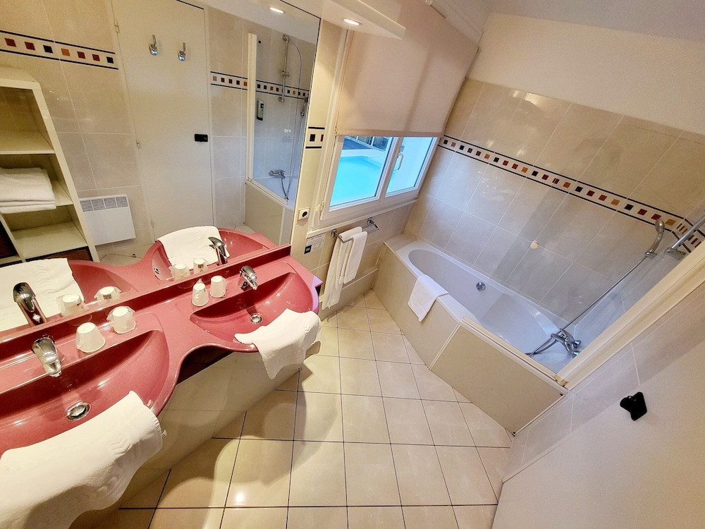 swimming pool spa