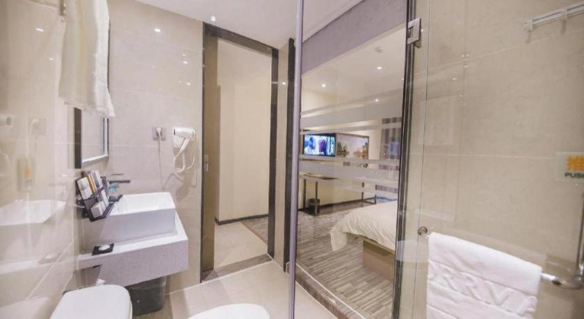 Borrman Hotel Guilin North Railway Station Hengda Square 46/49