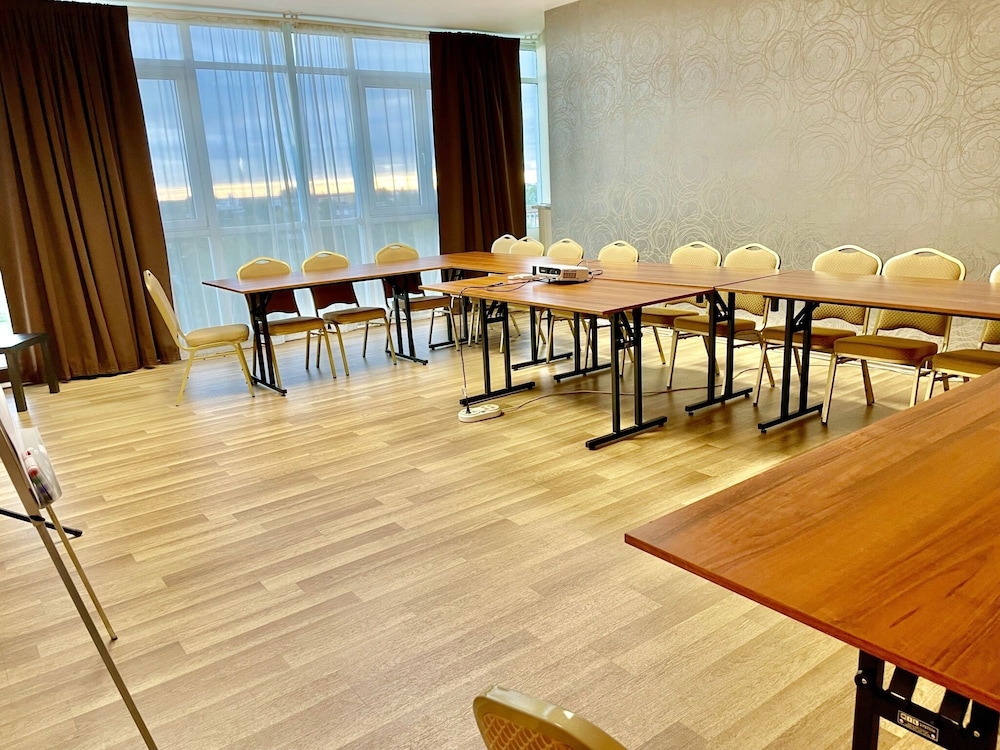 Hotel Modena 35/50