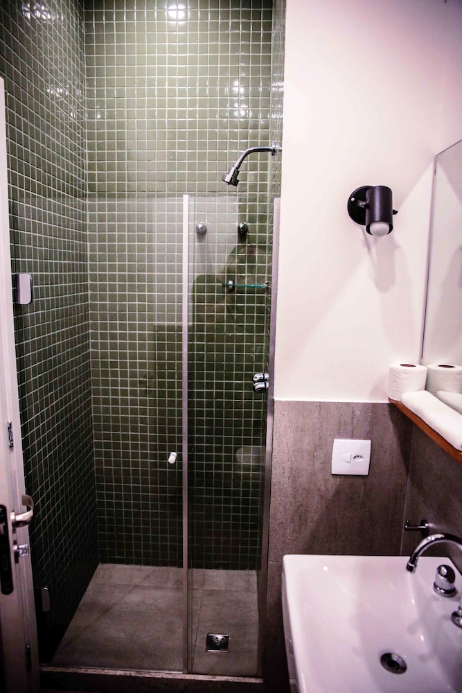 Villa 25 Hostel & Suites 65/69