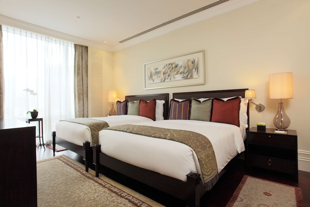 Raffles Makati 20/50