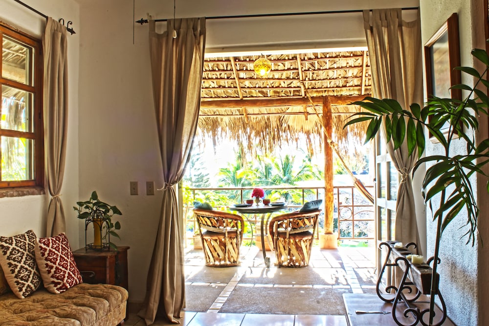 The Bungalows Hotel 23/50