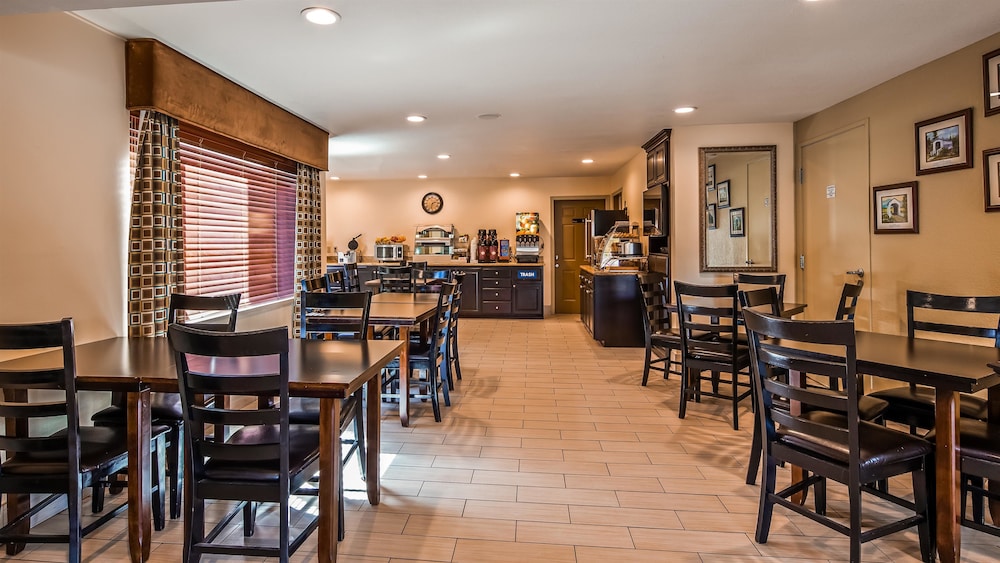 Best Western Cottage Grove Inn 23/30