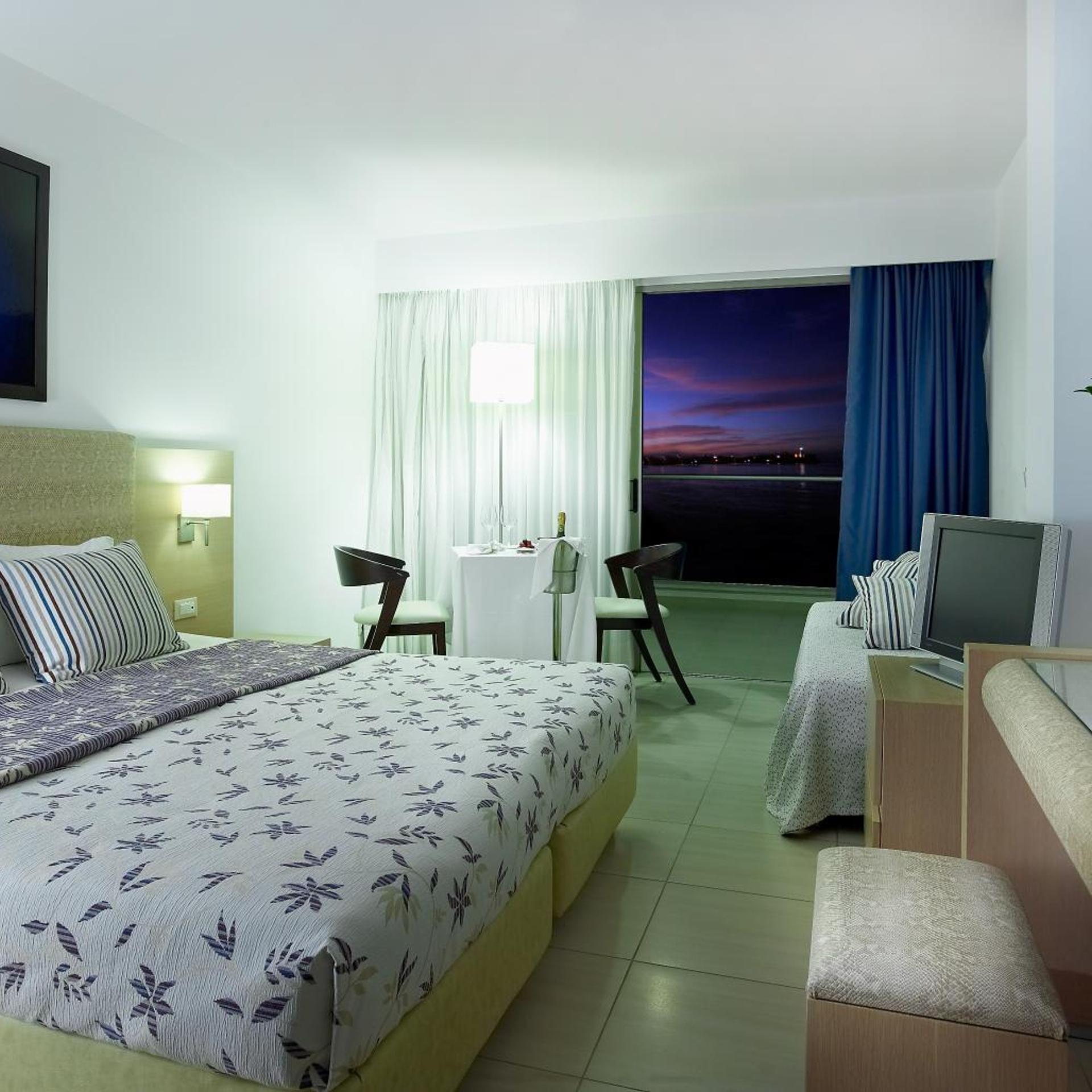 غرفة سوبيريور بسرير مزدوج بإطلالة على البحر، Albatros Spa and Resort Hotel 3/7