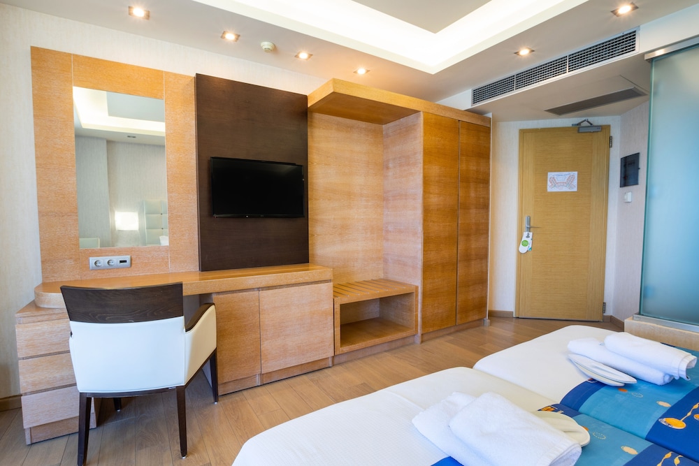 Konstantinos Palace 39/50