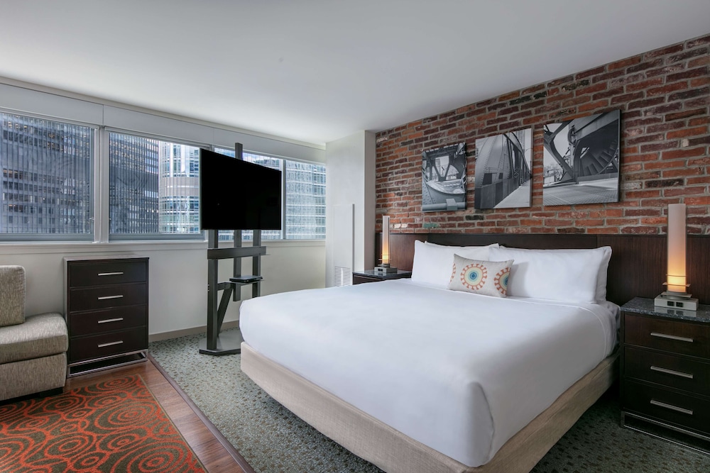 Superior, Studio, King Bed, Accessible